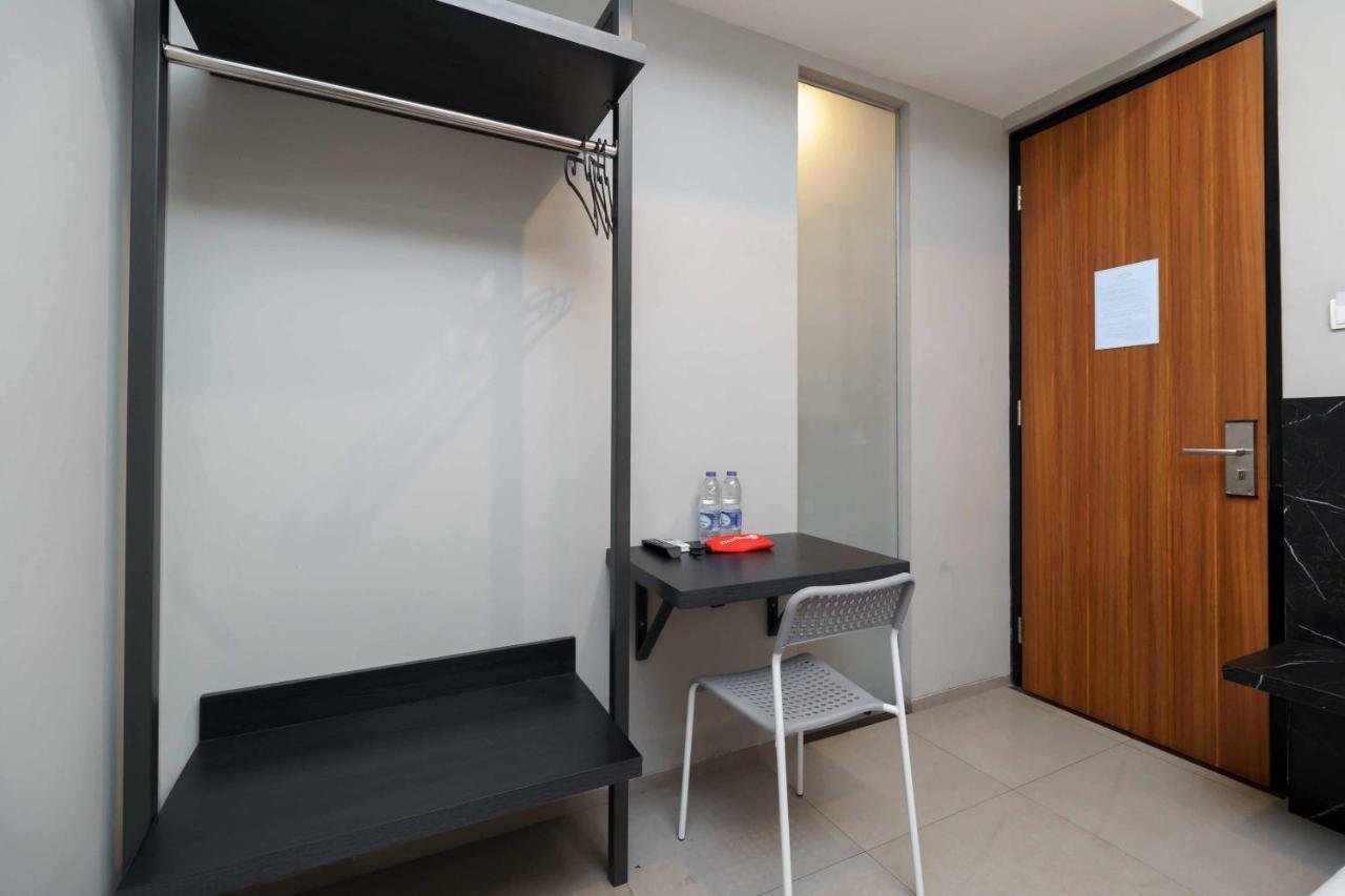 RedDoorz Plus near Radio Dalam 3 Jakarta Bagian luar foto