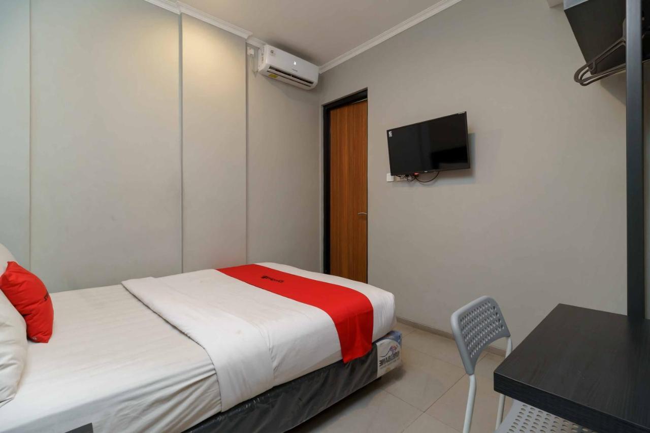 RedDoorz Plus near Radio Dalam 3 Jakarta Bagian luar foto